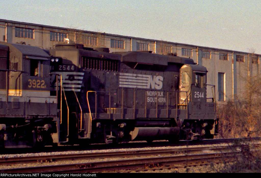 NS 2544